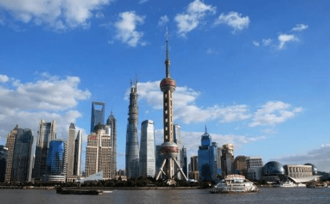 魅力上海，经济中心与国际化都市的夜话